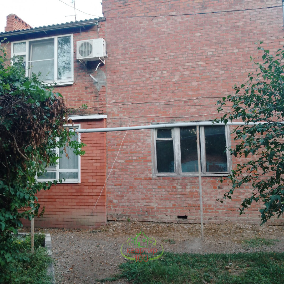 5-комн. квартира · 242 м² · 2/2 этаж